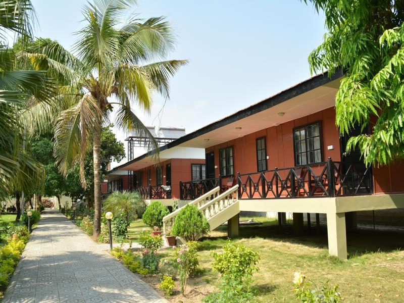 Jungle World Resort Sauraha Exterior foto