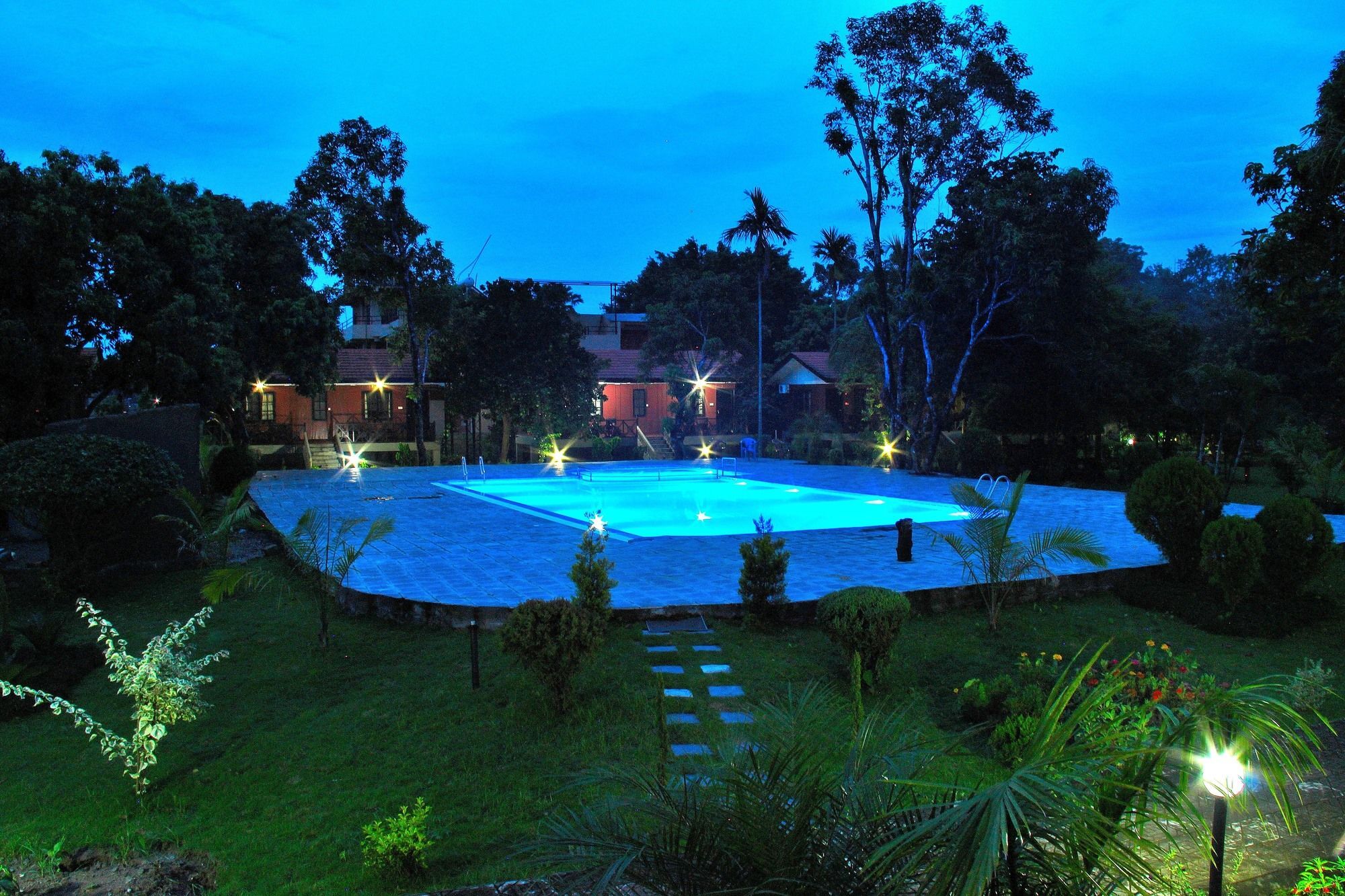 Jungle World Resort Sauraha Exterior foto