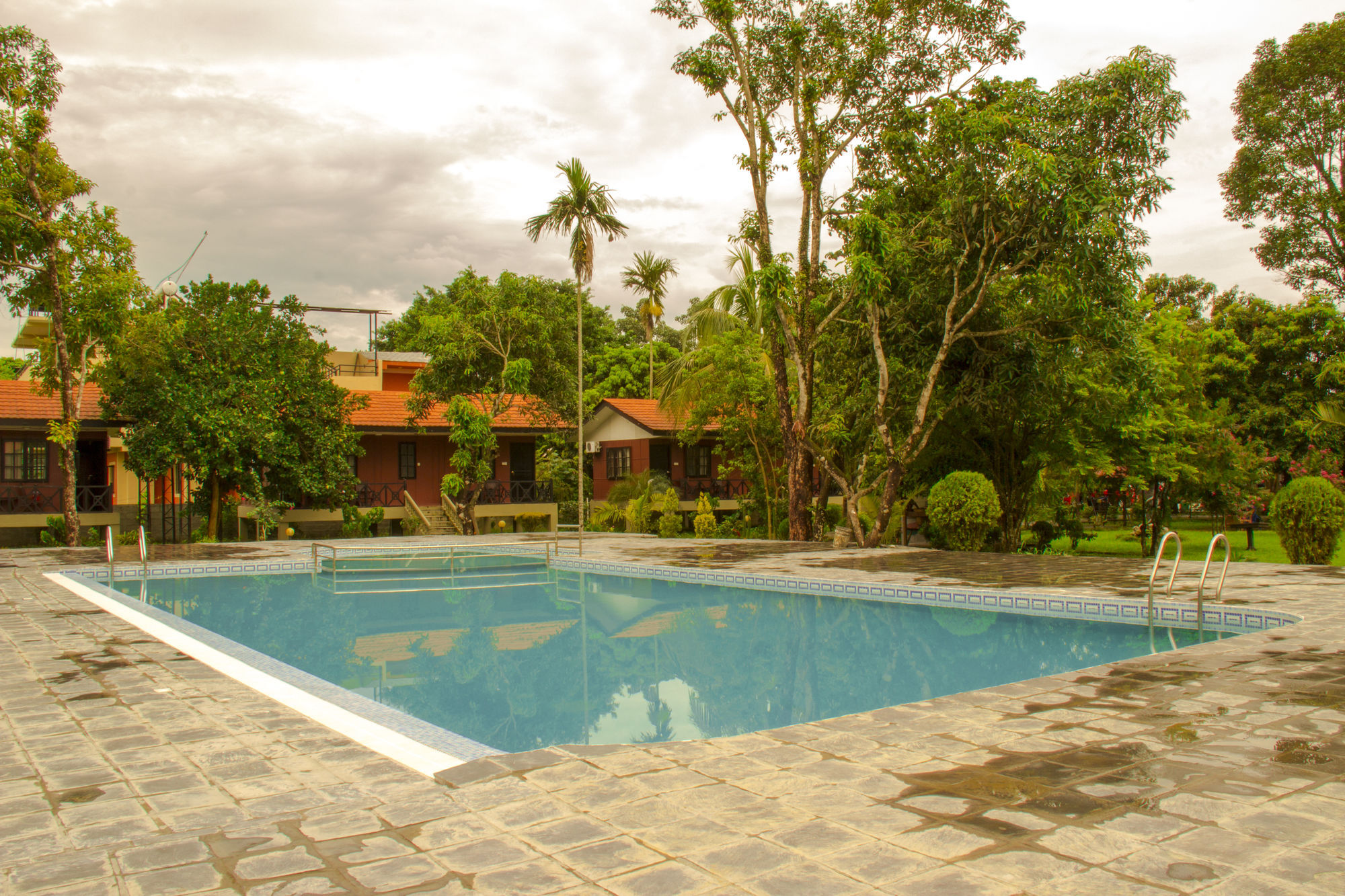 Jungle World Resort Sauraha Exterior foto